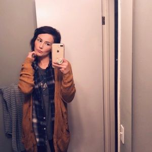 Meet your Posher, Tayler